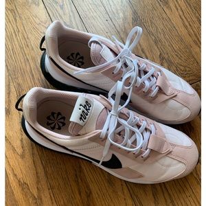 Gently used Nike women’s size 9